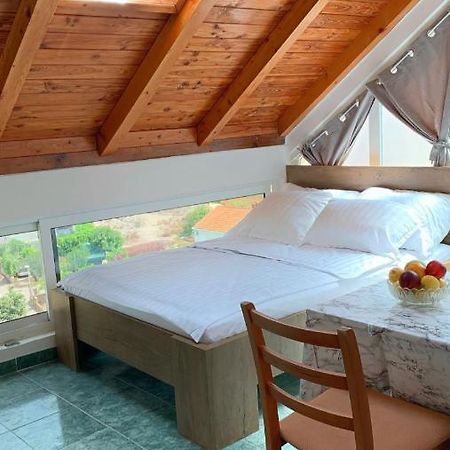 Laura Studio Apartman مْليني المظهر الخارجي الصورة